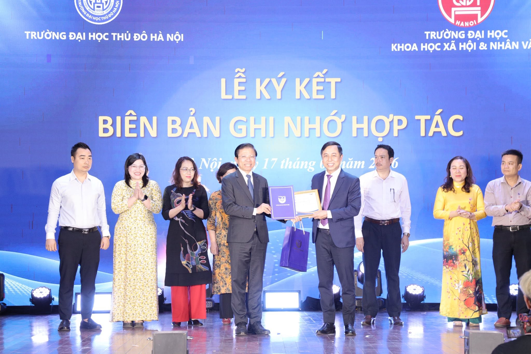 KẾT NỐI TRI THỨC - KIẾN TẠO GIÁ TRỊ 