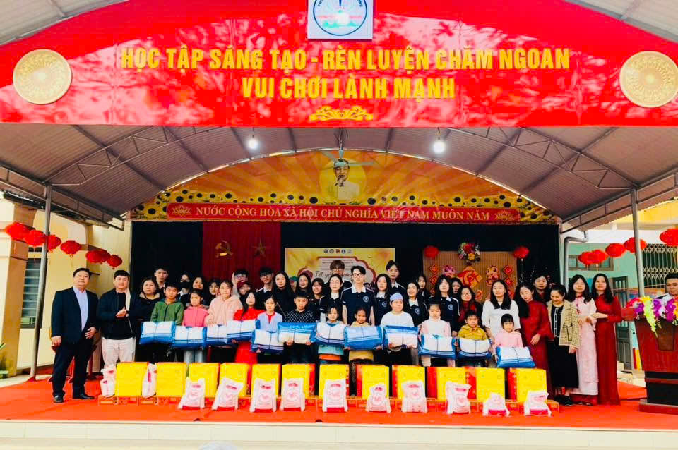 LEARNING IN THE FIELD - HỌC TỪ THỰC ĐỊA