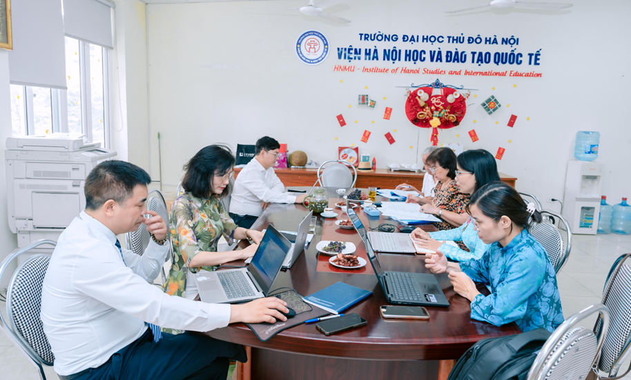 TỌA ĐÀM GÓP Ý HOÀN THIỆN CHƯƠNG TRÌNH BỒI DƯỠNG TIẾNG VIỆT DÙNG CHO NGƯỜI NƯỚC NGOÀI