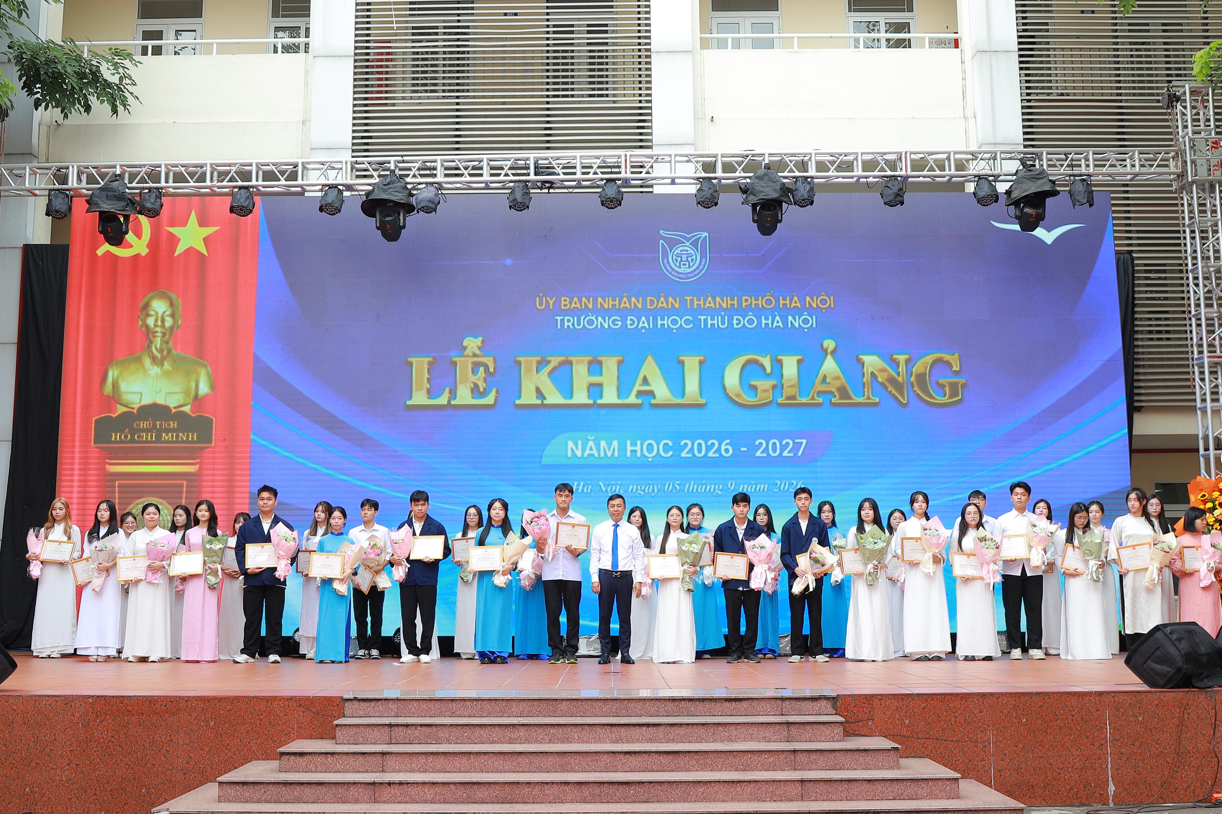 Khai giảng năm học 2026-2027: “Giữ vững cội nguồn - Mở rộng cánh cửa - Vươn tới tầm cao”